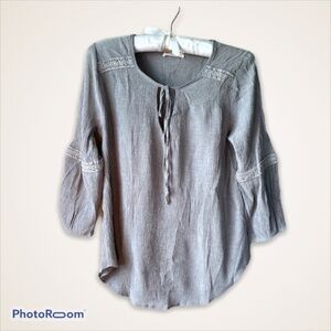 Gray Gauzy Top 3/4 Sleeve Lace Embroidery Scoop Neck Tie Closure Small